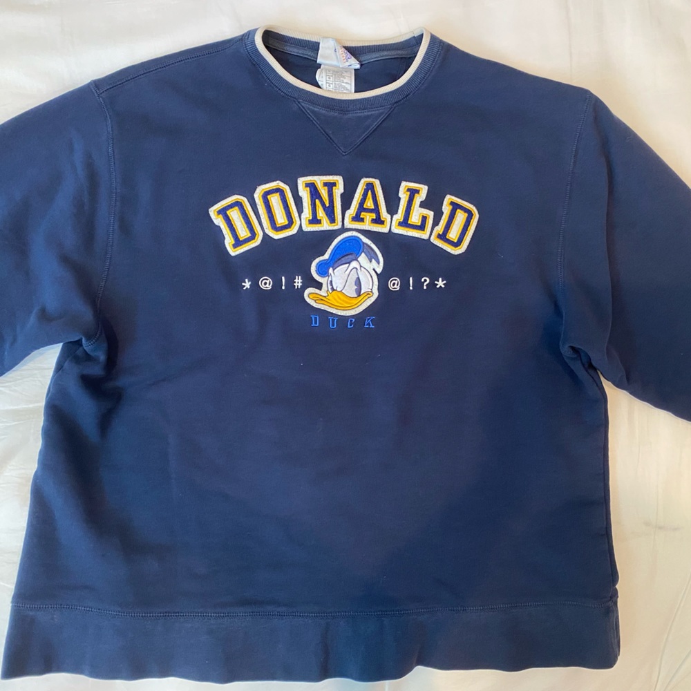 donald duck embroidered crew neck sweater, size large